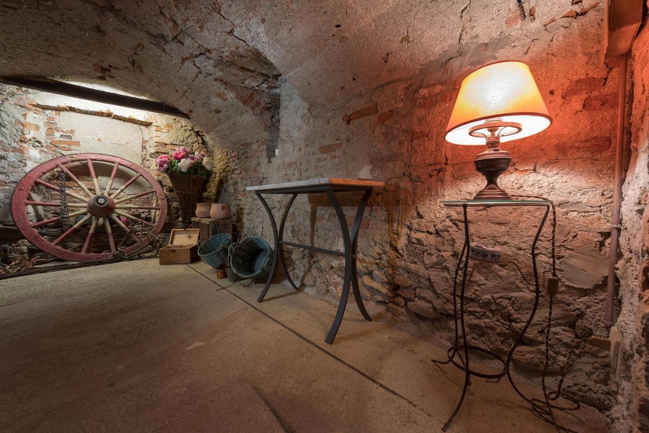 Le Case Di Angelina - Langhe Loft & Suites Farigliano Eksteriør bilde
